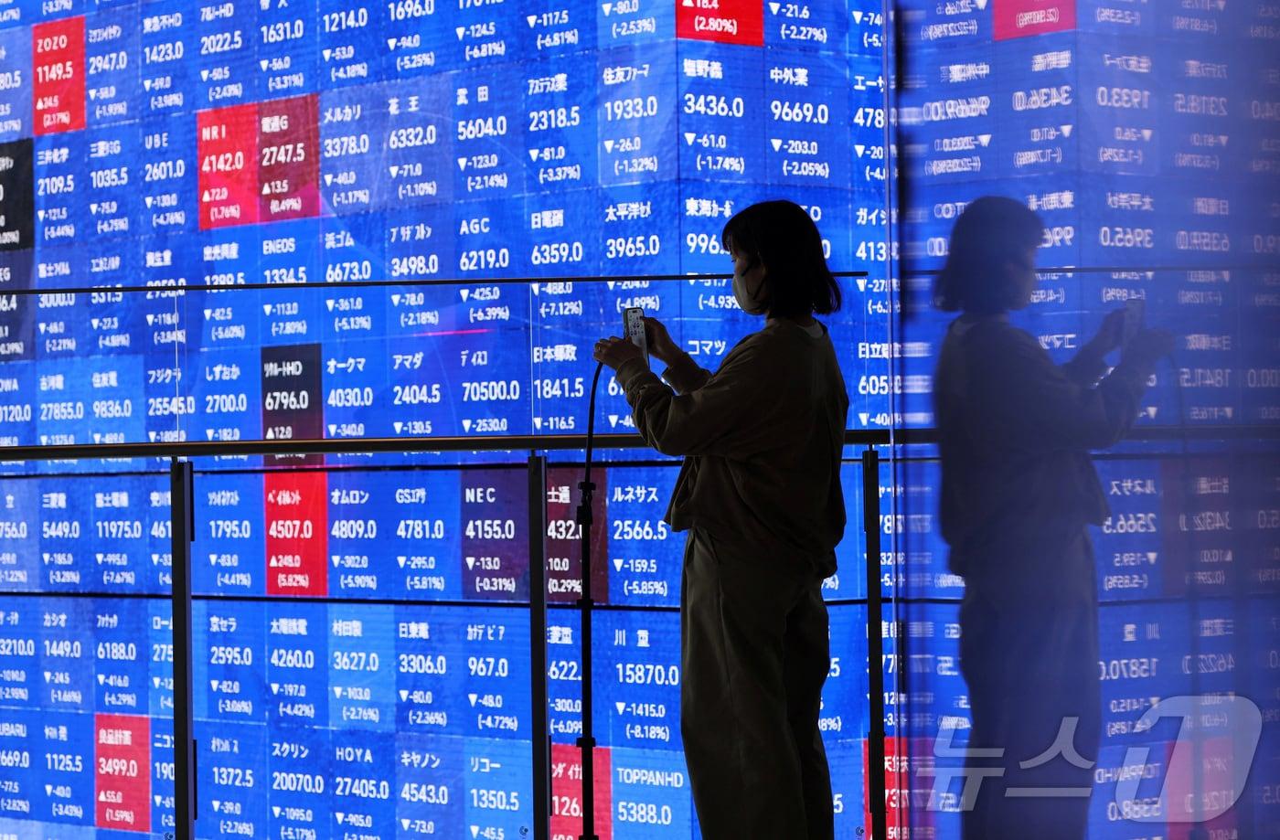 본문 이미지 - 도쿄 주식전광판 ⓒ 로이터=뉴스1