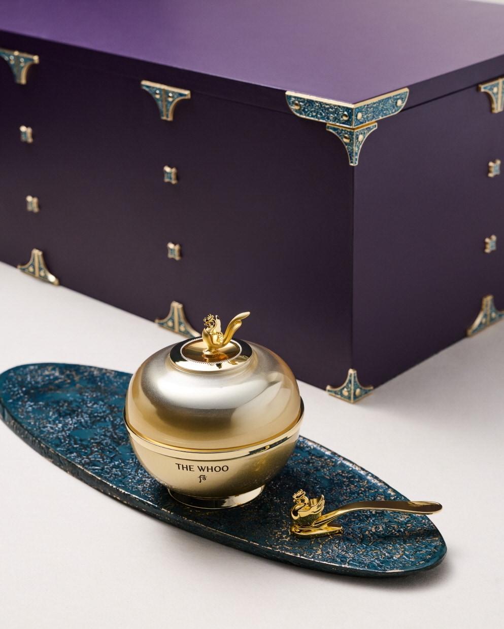 본문 이미지 - LG생활건강이 9일 더후 환유 아트 헤리티지 에디션을 공개했다고 밝혔다.(LG생활건강)