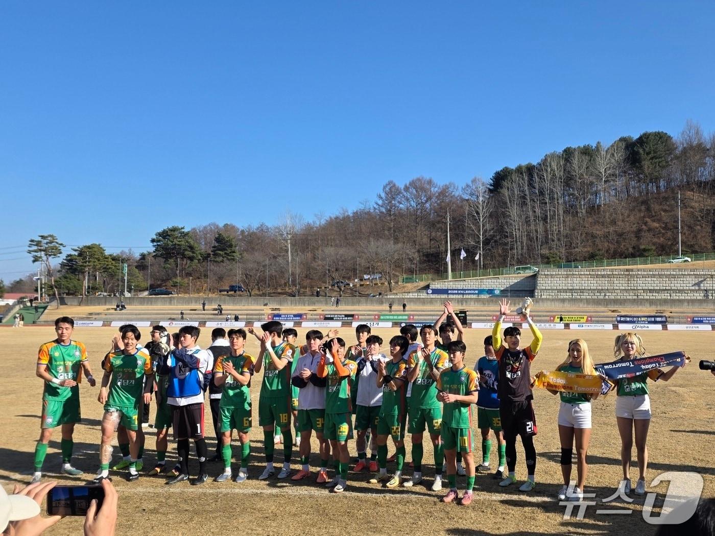 본문 이미지 - 금산인삼 에프씨(FC) 경기모습(금산군 제공.재판매 및 DB금지)/뉴스1