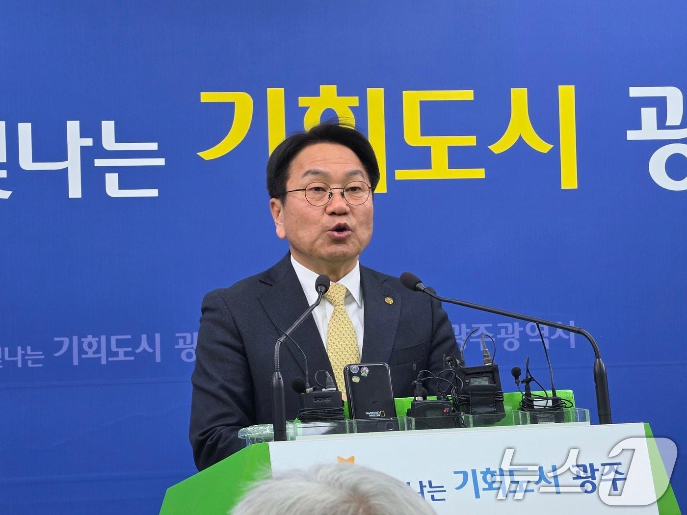 본문 이미지 - 강기정 광주광역시장이 9일 광주광역시 5층 브리핑룸에서 전남광주통합특별시 정부 재정지원금 활용방안 관련 브리핑을 진행하고 있다. 2026.3.9 ⓒ 뉴스1 이수민 기자