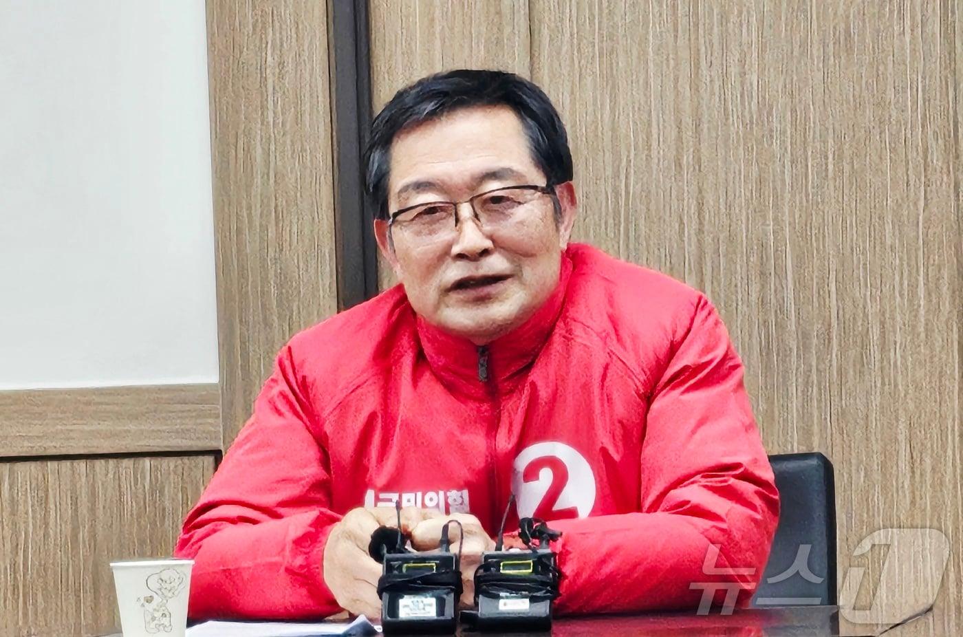 본문 이미지 - 백승주 전 국방부 차관(65)이 9일 국민의힘 경북도당에서 기자회견을 열고 경북도지사 출마를 선언했다. 2026.3.9 ⓒ 뉴스1 남승렬 기자