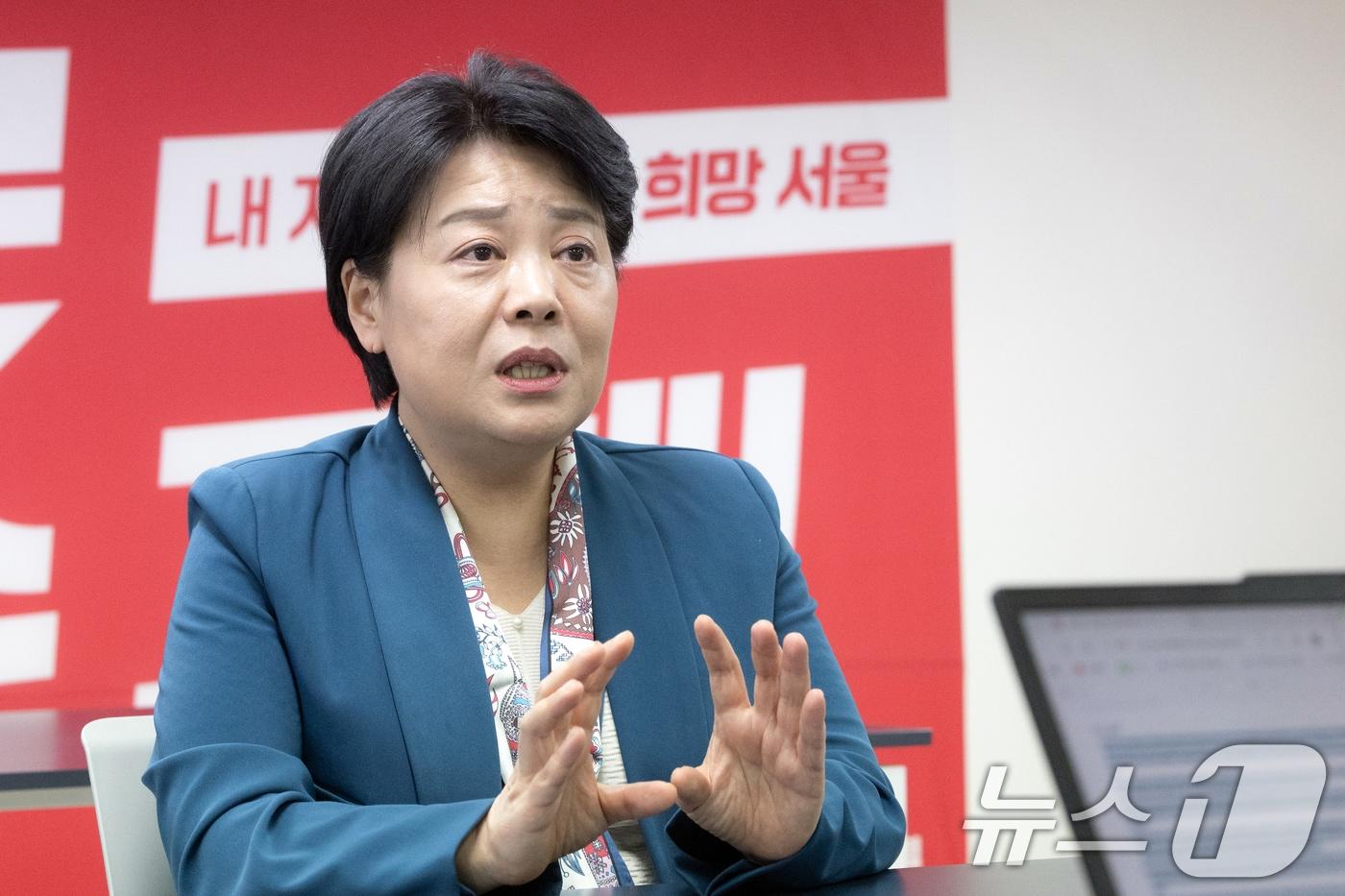 본문 이미지 - 윤희숙 서울시장 예비후보가 9일 서울 여의도 본인 캠프 사무실에서 뉴스1과 인터뷰하고 있다. ⓒ 뉴스1 이승배 기자