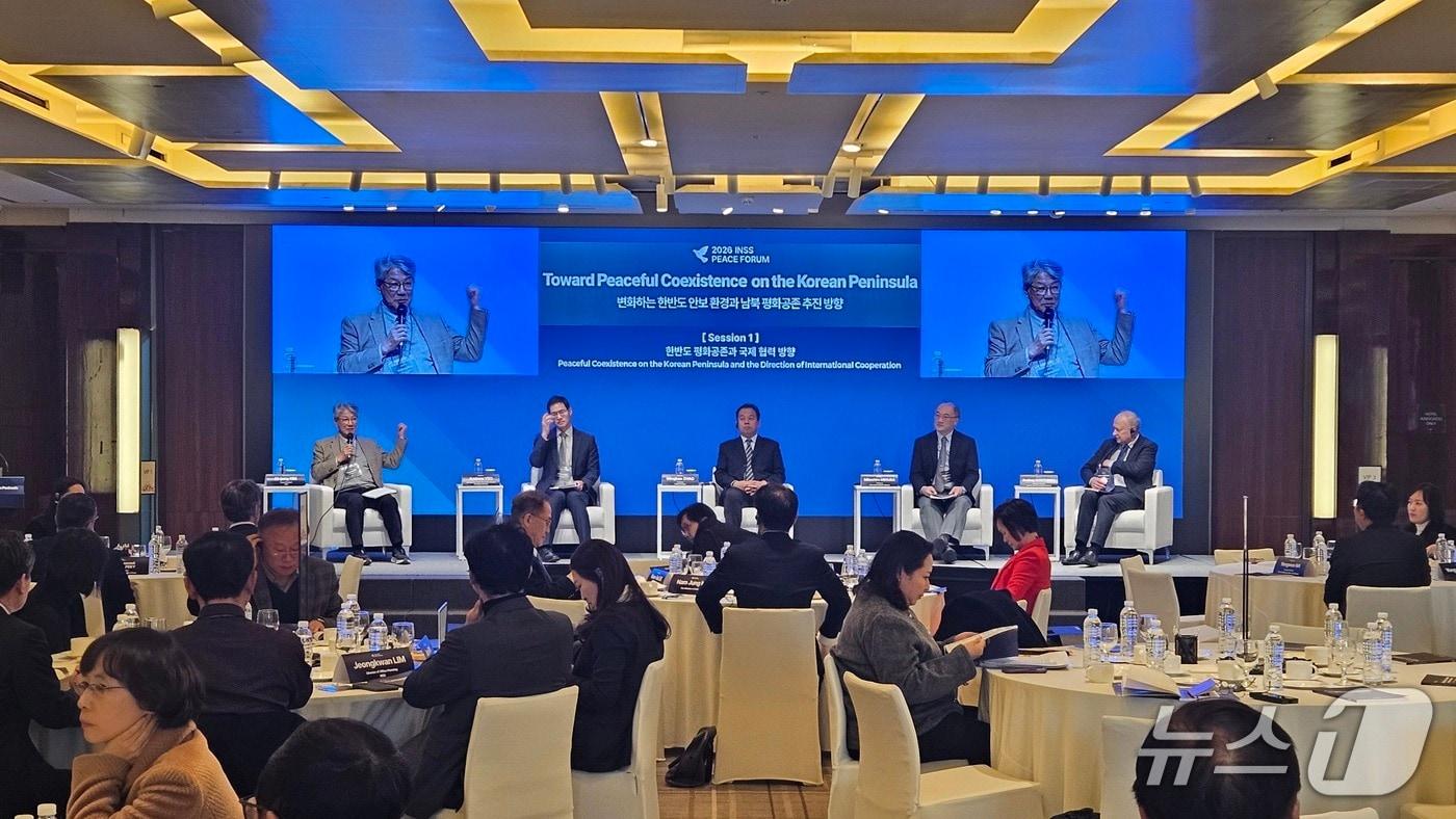 본문 이미지 - 국가안보전략연구원(INSS)이 9일 서울 웨스틴조선호텔에서 '2026 피스 포럼(PEACE FORUM)'을 개최했다.(통일부 제공)
