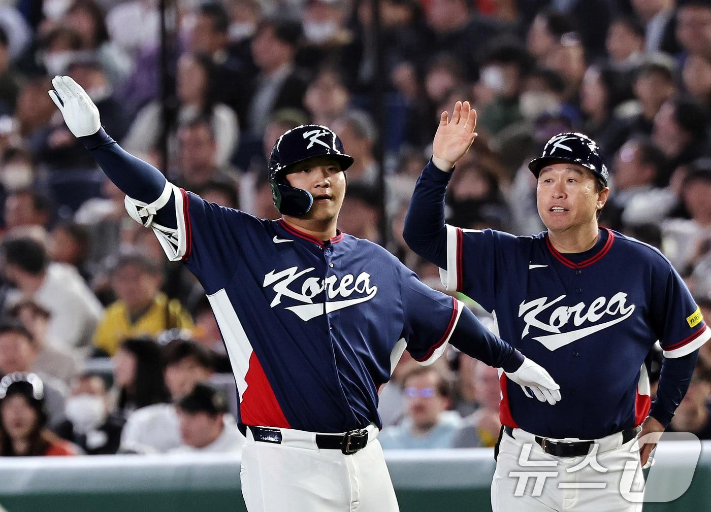 본문 이미지 - 9일 일본 도쿄돔에서 열린 2026 월드베이스볼클래식 조별리그 C조 대한민국과 호주의 경기. 5회초 대한민국 공격 2사 2루때 문보경이 1타점 적시타를 치고 세리머니하고 있다. 2026.3.9 ⓒ 뉴스1 구윤성 기자