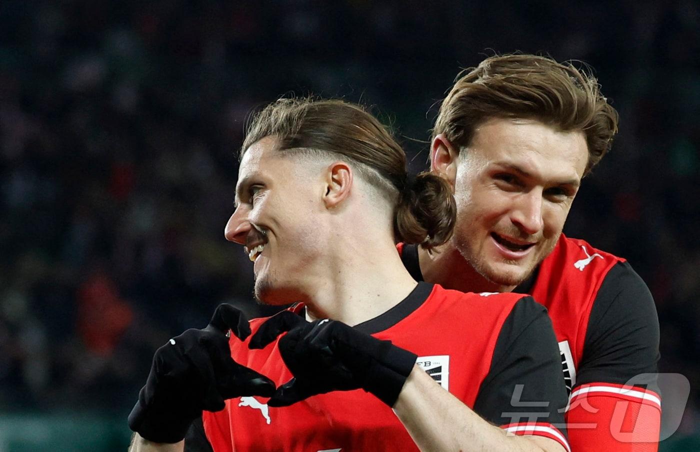 본문 이미지 - 한국이 후반 3분 오스트리아 자비처에게 실점했다. ⓒ 로이터=뉴스1