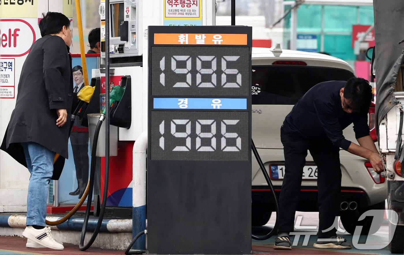 본문 이미지 - 서초구 만남의광장 주유소의 모습. 2026.4.1 ⓒ 뉴스1 최지환 기자