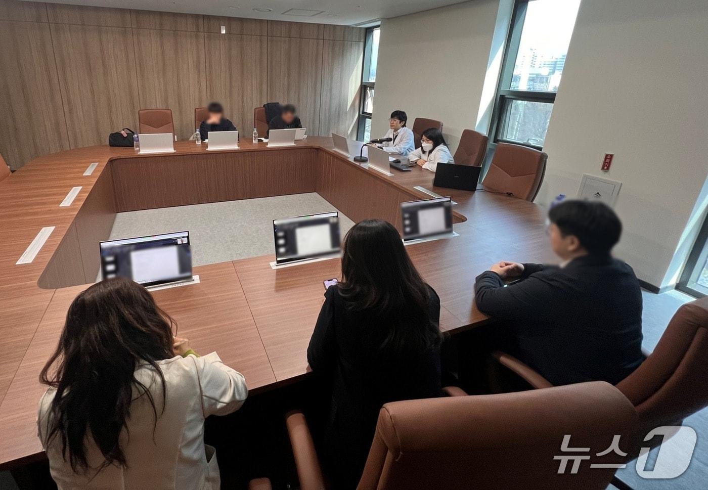 본문 이미지 - 강원대병원 AI 암치유센터와 삼성서울병원, 제1차 원격협진 현장.(강원대 제공, 재판매 및 DB금지)