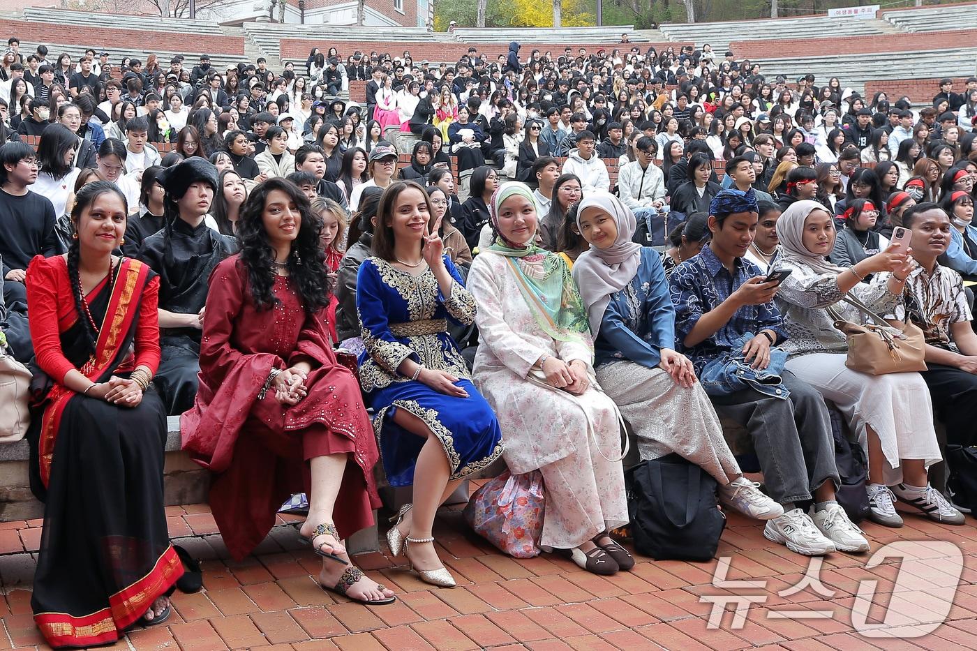 본문 이미지 - 1일 대구 달서구 계명대 성서캠퍼스 노천강당에서 한국어학당 정규과정 입학식이 열렸다.(계명대 제공. 재판매 및 DB 금지) 2026.4.1 ⓒ 뉴스1 공정식 기자
