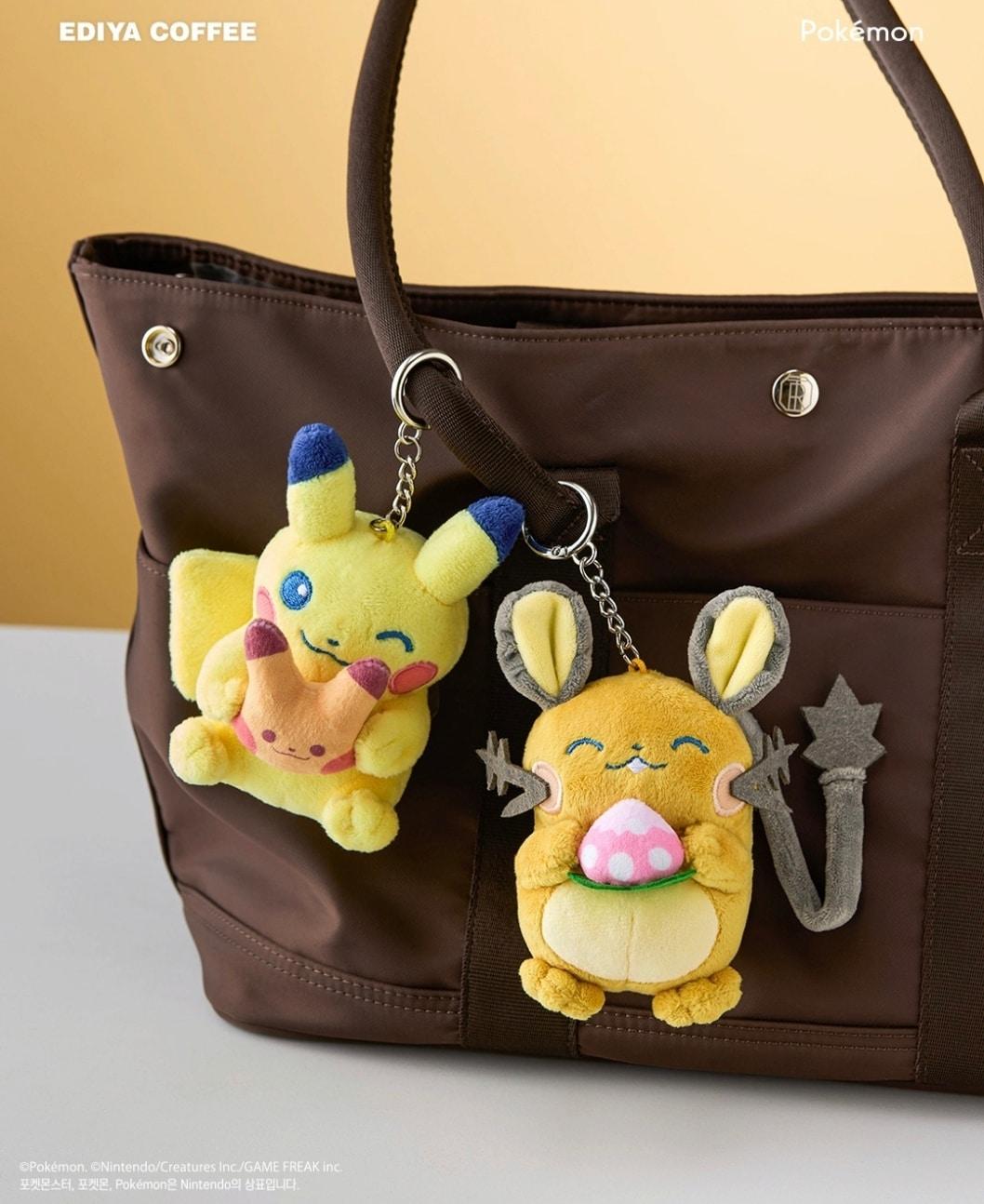 본문 이미지 - 이디야커피의 포켓몬 음료 굿즈.(이디야커피 제공)