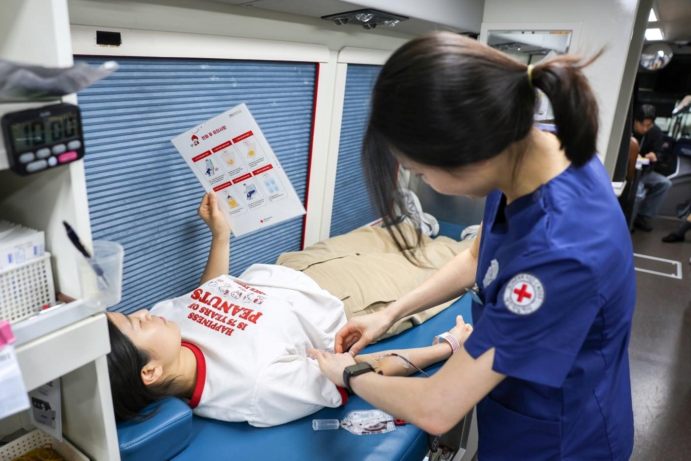 본문 이미지 - 농심 임직원 헌혈 사진.(농심 제공)
