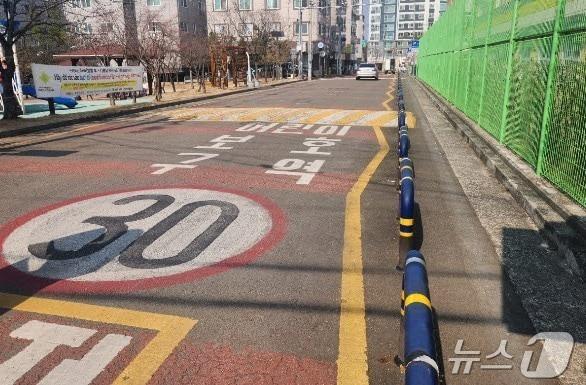 본문 이미지 - 경북교육청은 10일 국민권익위원회 주관으로 20일까지 도내 초중고등학교와 특수학교, 각종학교를 대상으로 ‘통학로 안전 실태조사’를 실시한다. /뉴스1