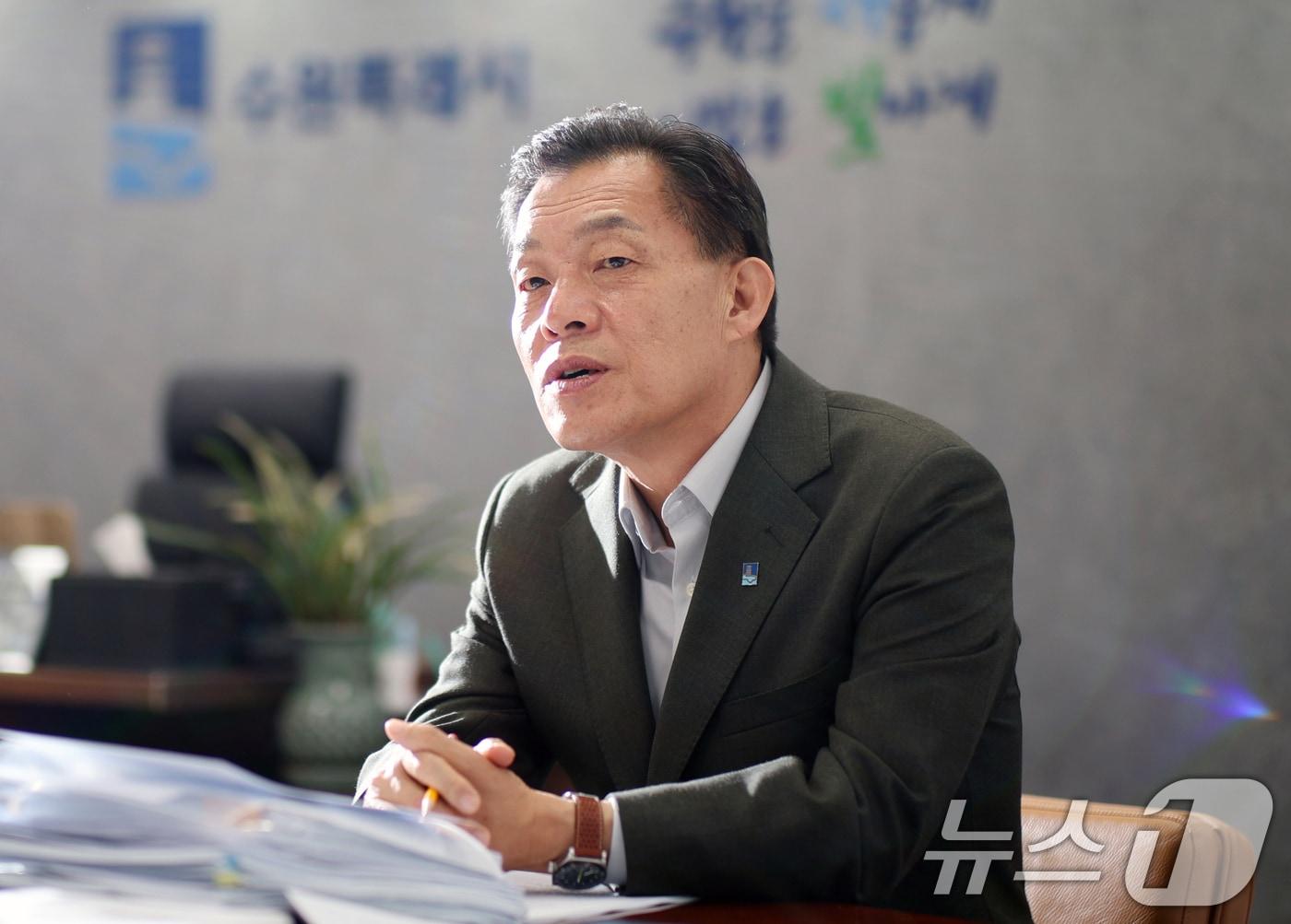 본문 이미지 - 이재준 수원시장. ⓒ 뉴스1 김영운 기자