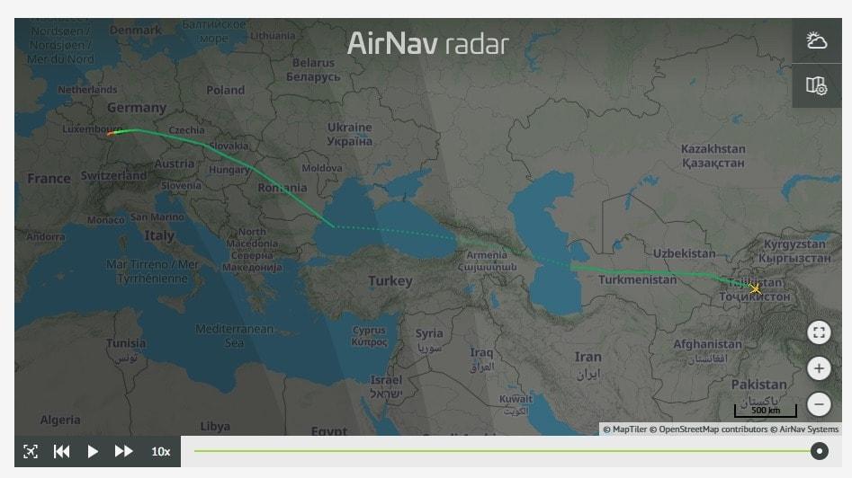 본문 이미지 - 이슬라마바드 회담 참석 미국 측 대표단이 탄 것으로 추정되는 전용기가 9일(현지시간) 주독미군 람슈타인 공군기지를 출발해 10일 오후 타지키스탄 상공을 비행 중이다. (레이더박스 캡처)