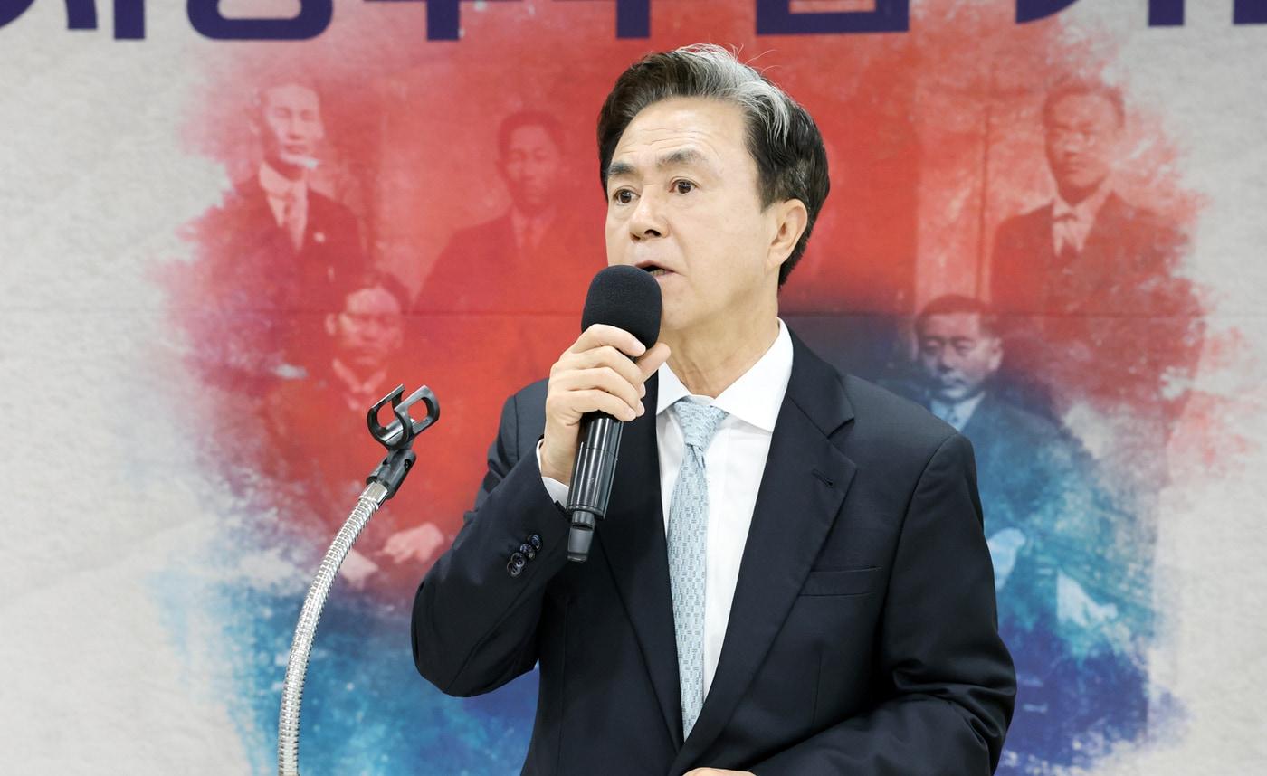 본문 이미지 - 기념사 하는 김태흠 충남지사(도 제공. 재판매 및 DB금지)/뉴스1