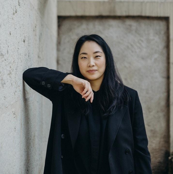 본문 이미지 - 지휘자 홀리 최(경기아트센터 제공)