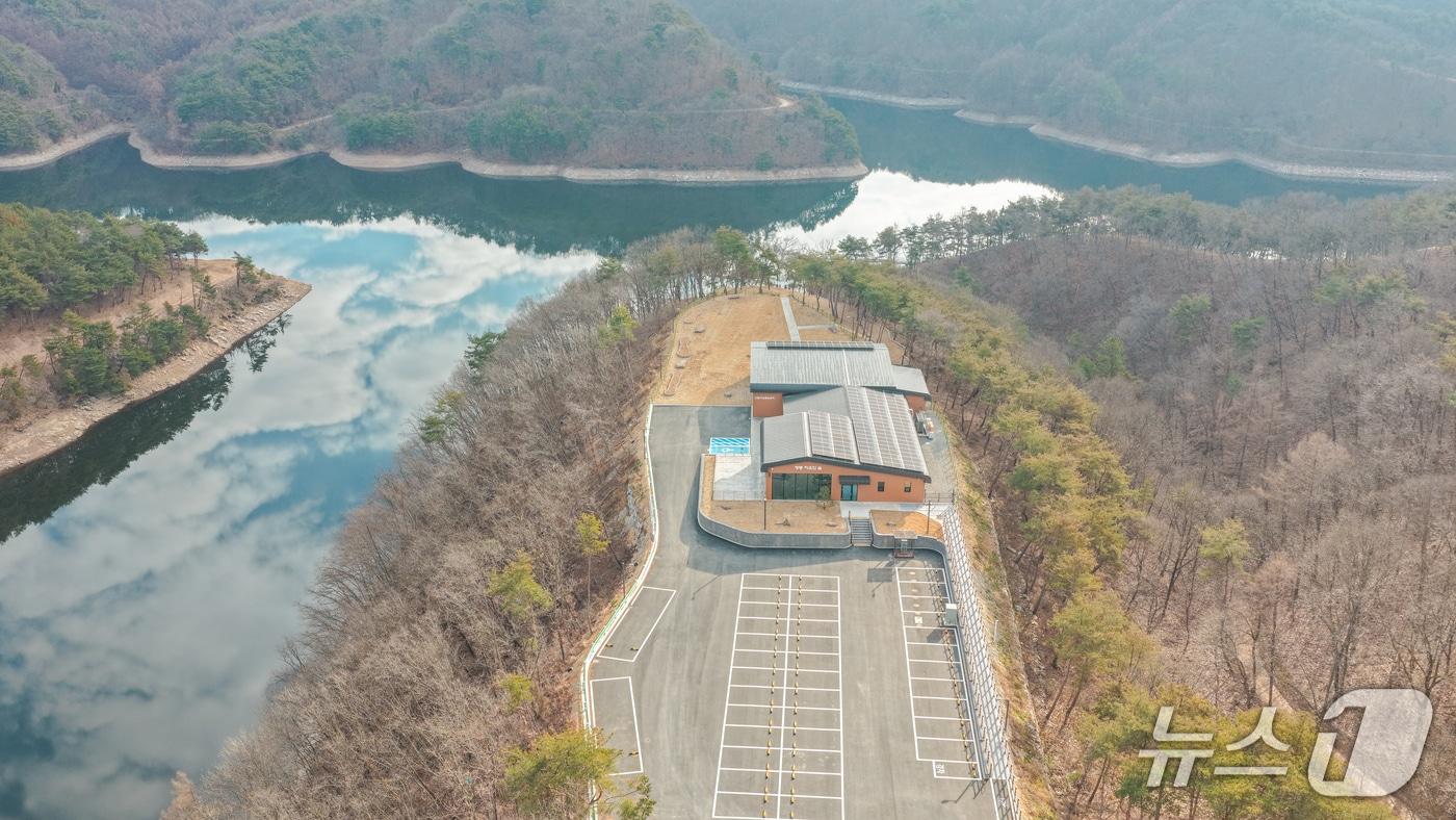 본문 이미지 - 맹동저수지 둘레길 전경.(음성군 제공. 재판매 및 DB금지)