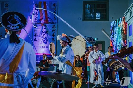 본문 이미지 - 충주 사물놀이 몰개 공연.(충주문화관광재단 제공. 재판매 및 DB금지)