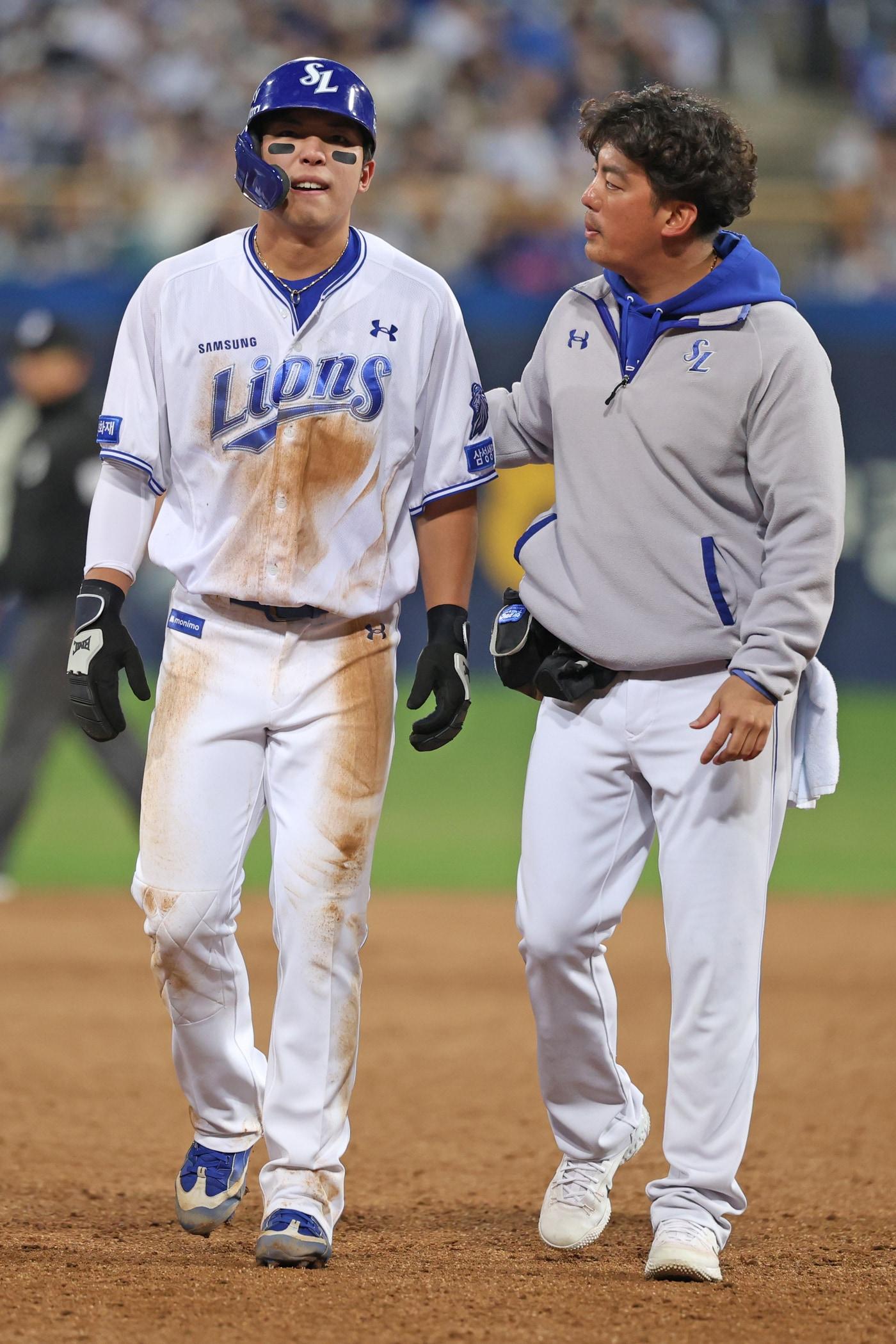 본문 이미지 - 프로야구 삼성 김영웅(왼쪽)이 부상으로 이탈했다.(삼성 라이온즈 제공)