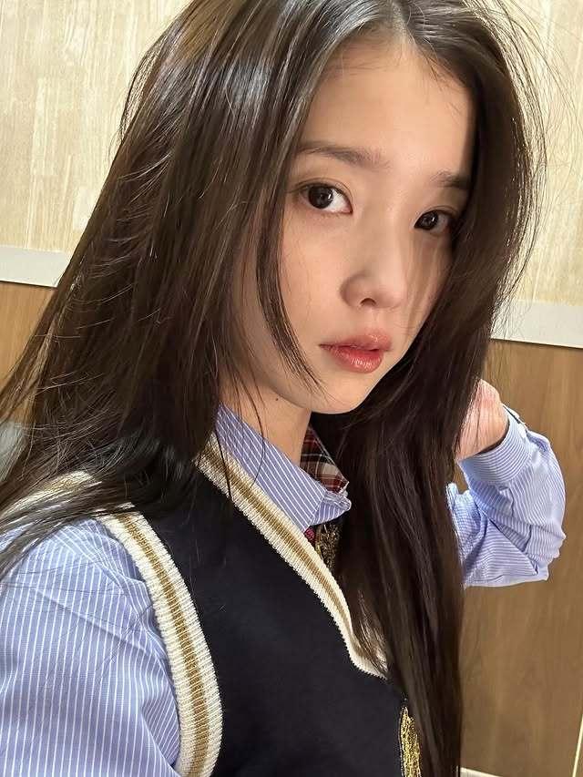 본문 이미지 - 아이유 SNS