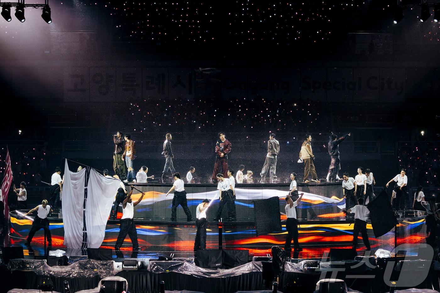 본문 이미지 - 그룹 방탄소년단(BTS)이 11일 오후 고양시 일산서구 고양종합운동장 주경기장에서는 'BTS 월드투어 '아리랑' 인 고양'에서 공연을 하고 있다. (빅히트 뮤직 제공. 재판매 및 DB 금지) 2026.4.11 ⓒ 뉴스1