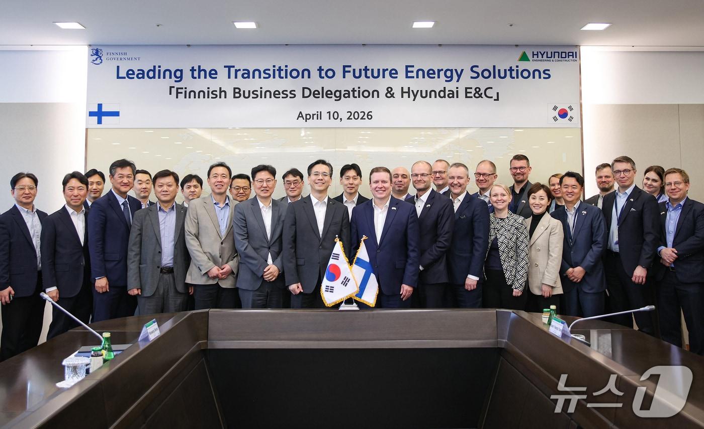본문 이미지 -  현대건설, 핀란드 주요 정부 인사와 면담 (현대건설 제공)