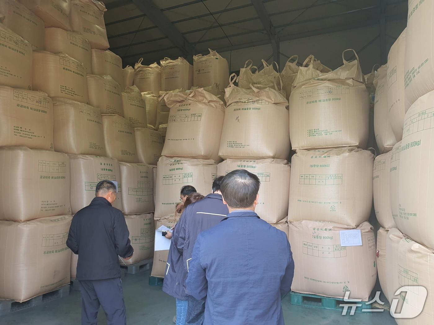본문 이미지 - 양곡 재고조사.(전남도 제공. 재판매 및 DB금지)2026.4.12/뉴스1