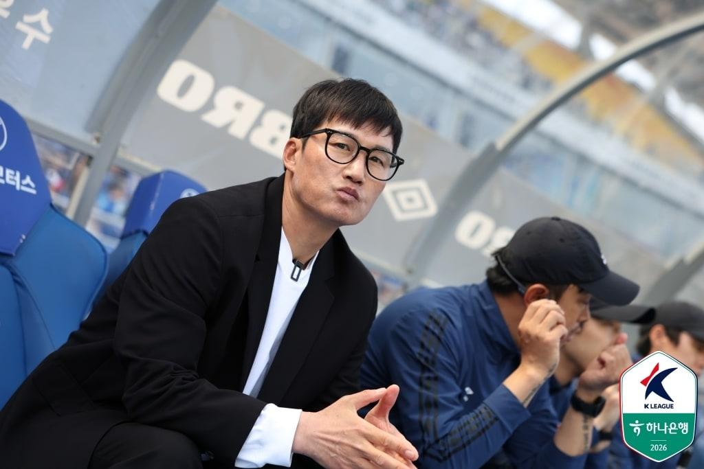 본문 이미지 - 이정효 수원 감독(한국프로축구연맹 제공) 