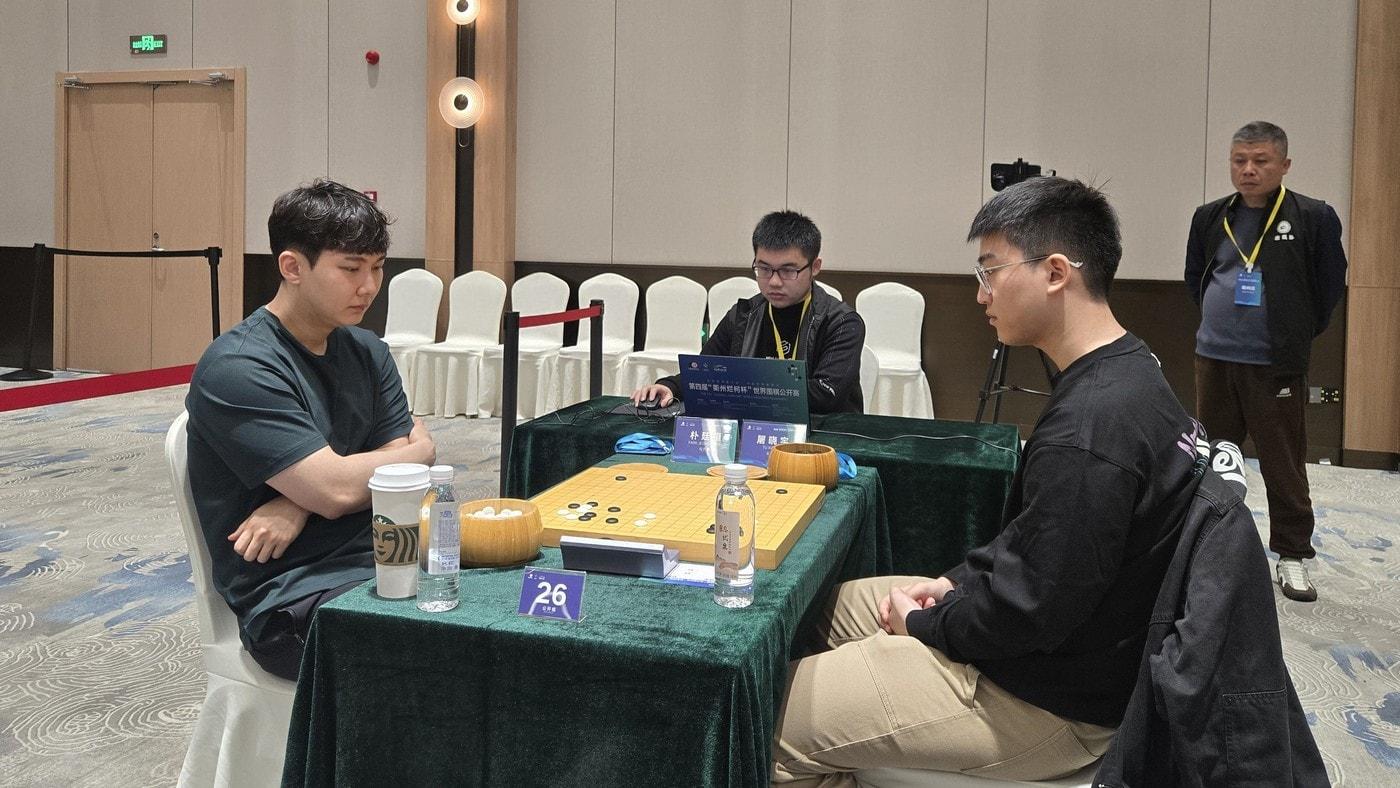 본문 이미지 - 박정환 9단(왼쪽)(한국기원 제공) 