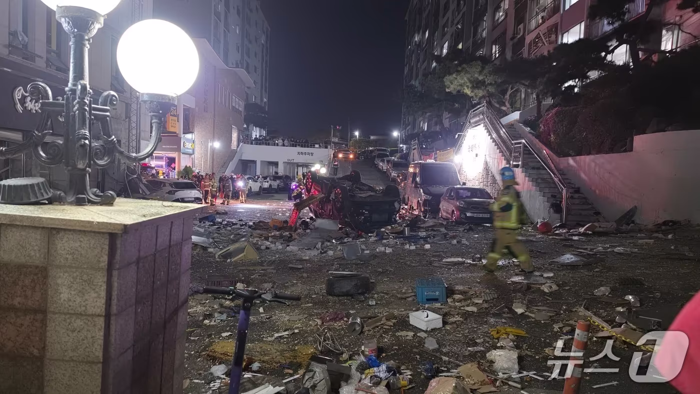 본문 이미지 -  충북 청주시 흥덕구 봉명동의 가스 폭발사고 현장. (독자제공. 재판매 및 DB금지)
