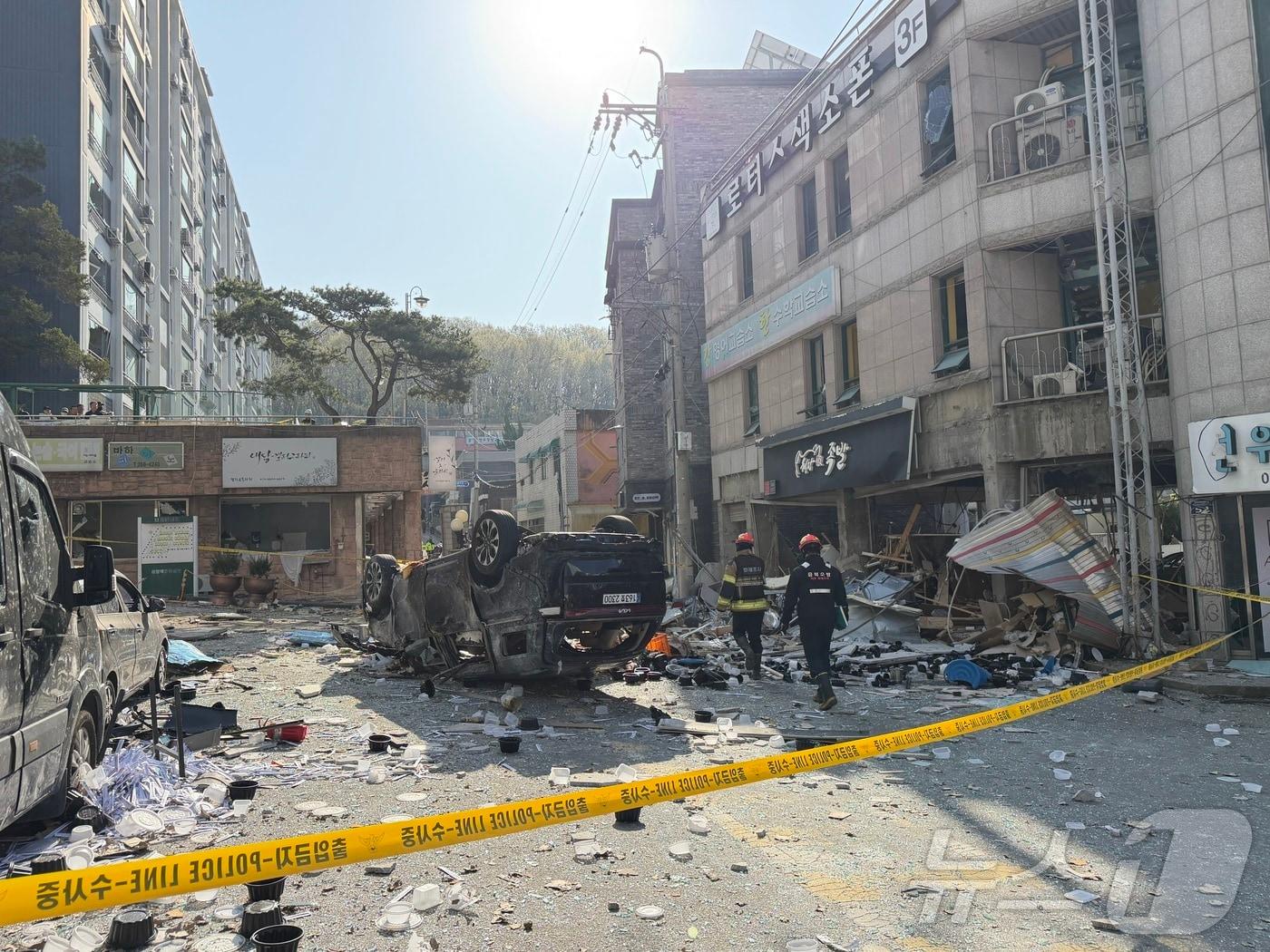 본문 이미지 - 충북 청주 상가 가스폭발 현장.