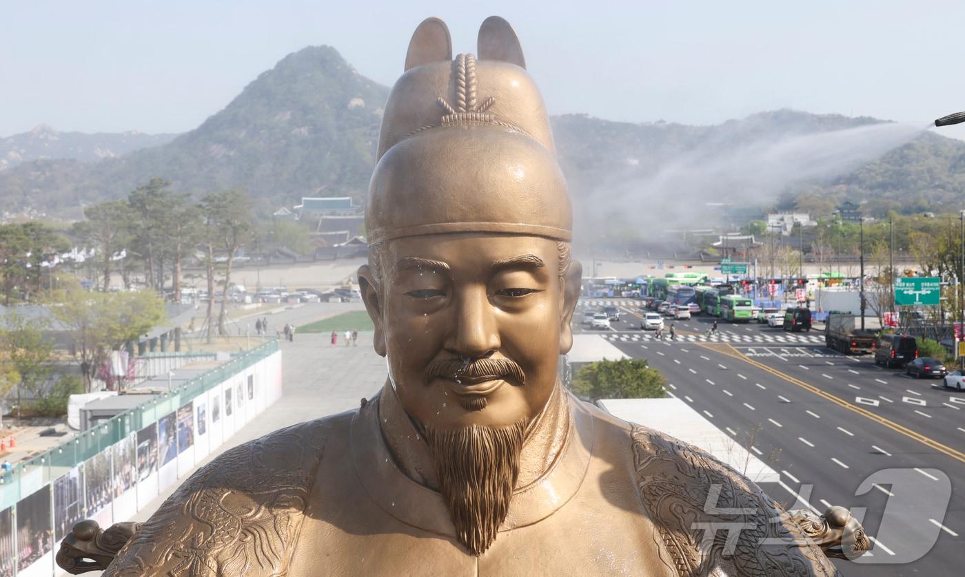 본문 이미지 - 문화체육관광부가 한글날 지정 100주년을 맞아 한글 발전과 세계화에 이바지한 '2026년 한글 발전 유공 포상' 후보자를 5월 1일부터 31일까지 추천받는다. ⓒ 뉴스1 DB 김민지 기자