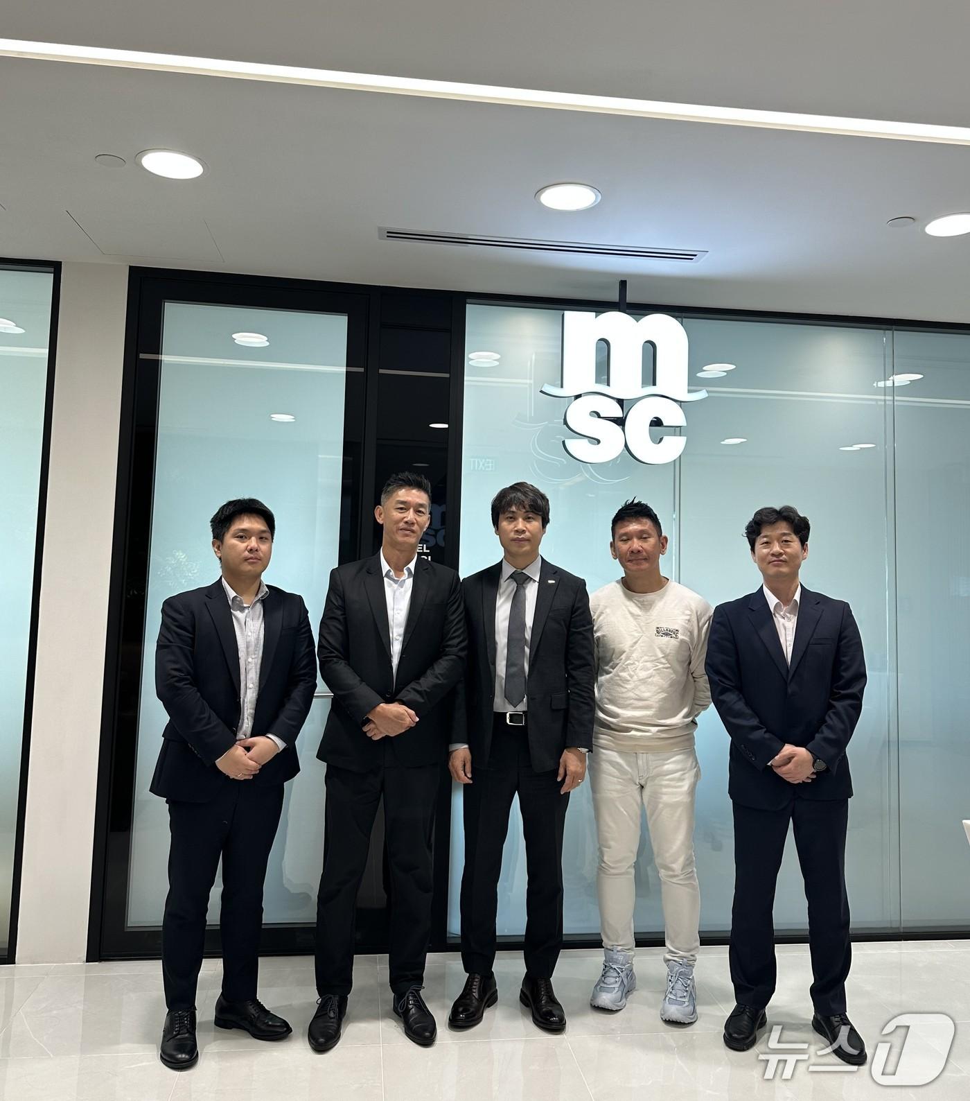본문 이미지 - 지난 10일 MSC 아시아 지역본부 및 부산항만공사 관계자들이 체인포털 시연 이후 기념촬영을 하는 모습 (BPA 제공. 재판매 및 DB금지)
