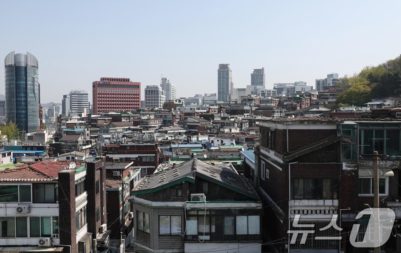 본문 이미지 - 1980년대 판자촌이 밀집했던 서울 마포구 아현1구역은 최근 재개발 사업에 속도를 내고 있다. (기사 내용과 직접적인 관련이 없음) 2026.4.13 ⓒ 뉴스1