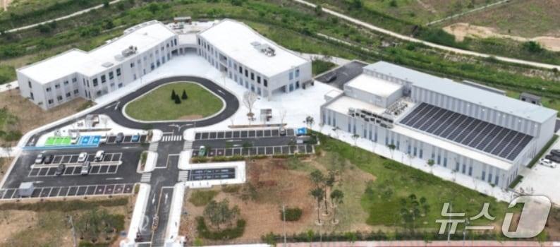 본문 이미지 - 수소용품검사인증센터 전경.(완주군 제공)/뉴스1 DB