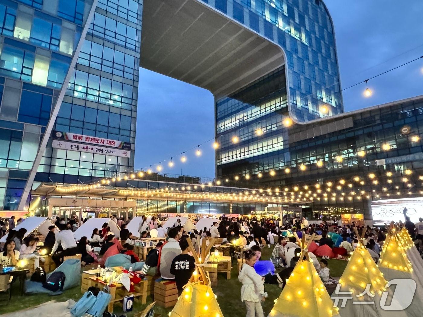 본문 이미지 - 동구 달빛 야외도서관 모습.(동구 제공. 재판매 및 DB금지)/뉴스1