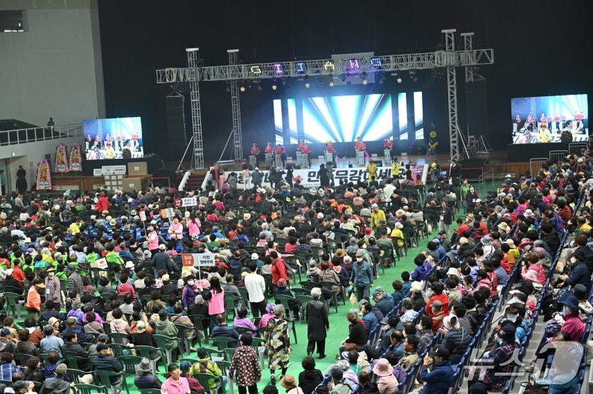 본문 이미지 - 작년에 열린 제26회 기장군 어르신 한마당 축제 모습.(기장군 제공. 재판매 및 DB금지)