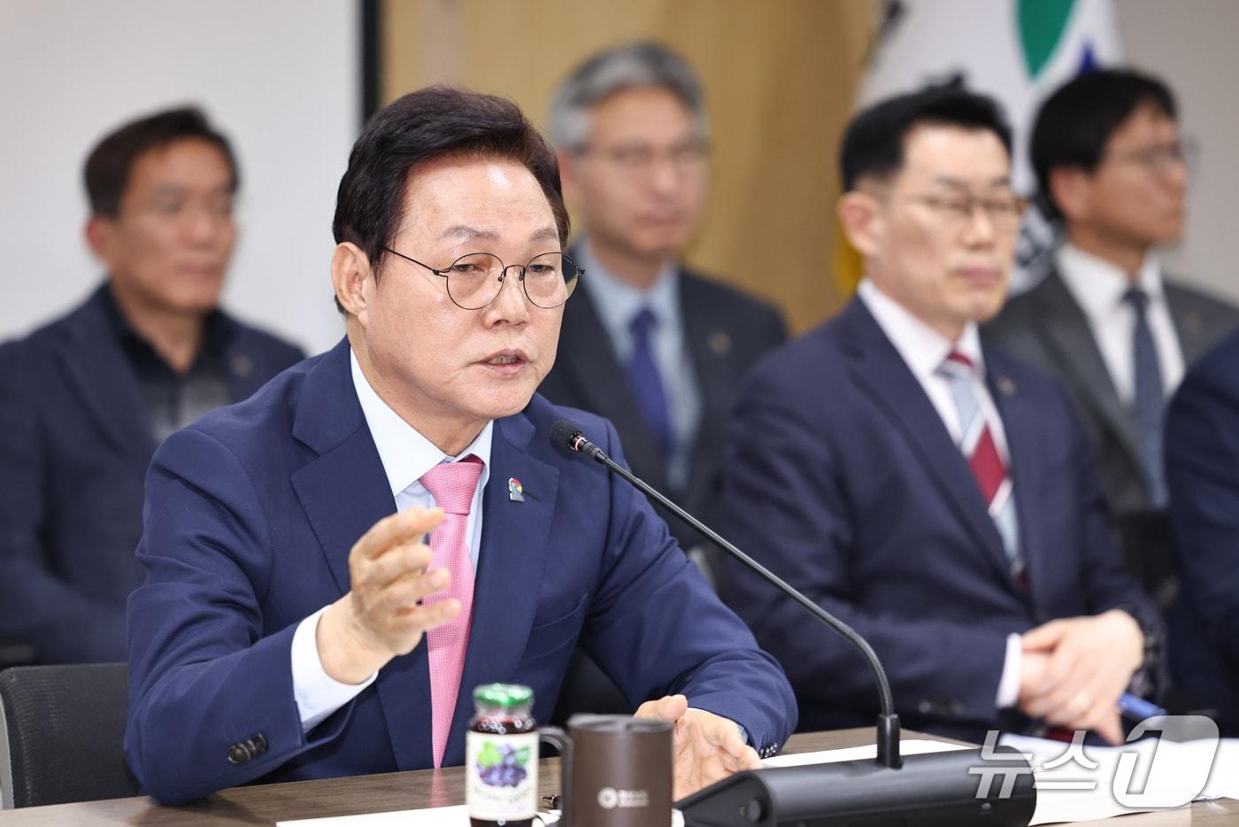 본문 이미지 - 박완수 경남지사가 13일 도청에서 열린 기자간담회에서 발언하고 있다.(경남도 제공. 재판매 및 DB금지)