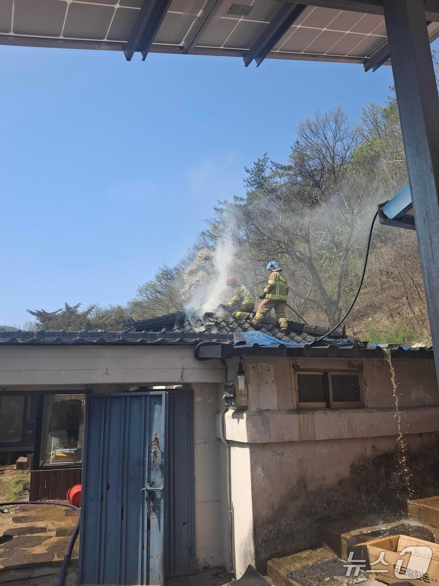 본문 이미지 - 화재 현장. (경기도소방재난본부 제공. 재판매 및 DB 금지) 2026.4.13/뉴스1