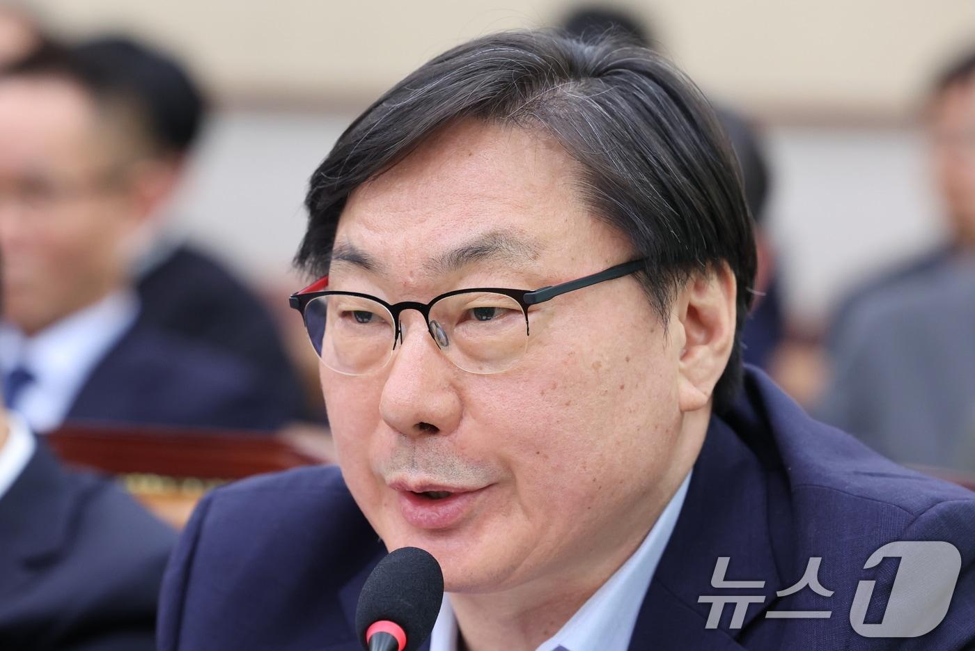 본문 이미지 - 이화영 전 경기도 평화부지사가 14일 서울 여의도 국회 윤석열정권정치검찰조작기소의혹사건진상규명국정조사특별위원회에서 열린 쌍방울 대북송금 조작기소 의혹 사건 청문회에서 발언을 하고 있다. 2026.4.14 ⓒ 뉴스1 신웅수 기자