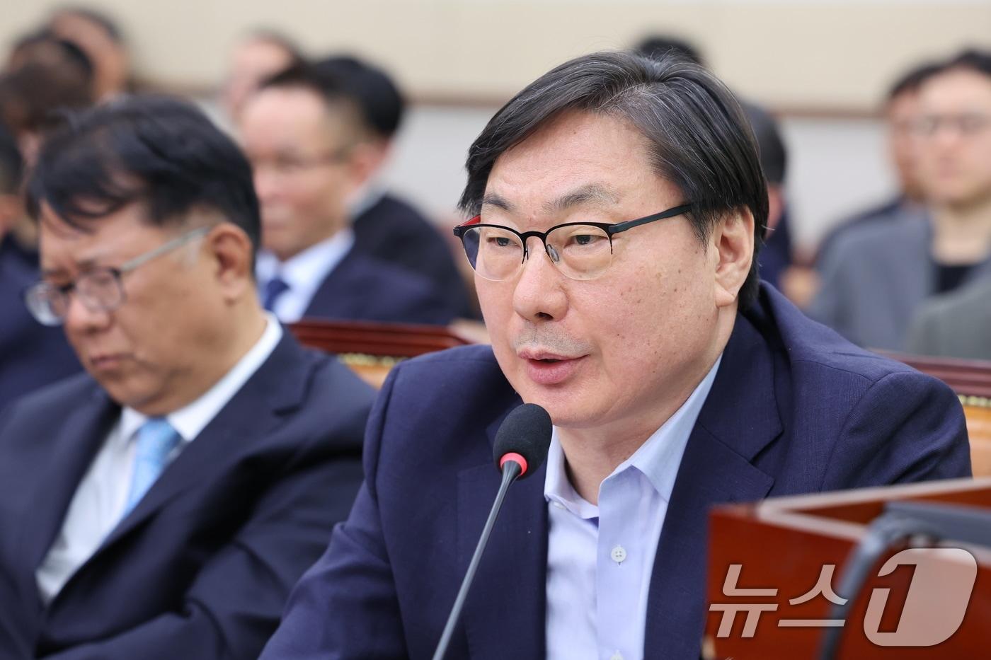 본문 이미지 - 이화영 전 경기도 평화부지사가 14일 서울 여의도 국회 윤석열정권정치검찰조작기소의혹사건진상규명국정조사특별위원회에서 열린 쌍방울 대북송금 조작기소 의혹 사건 청문회에서 발언을 하고 있다. 2026.4.14 ⓒ 뉴스1 신웅수 기자