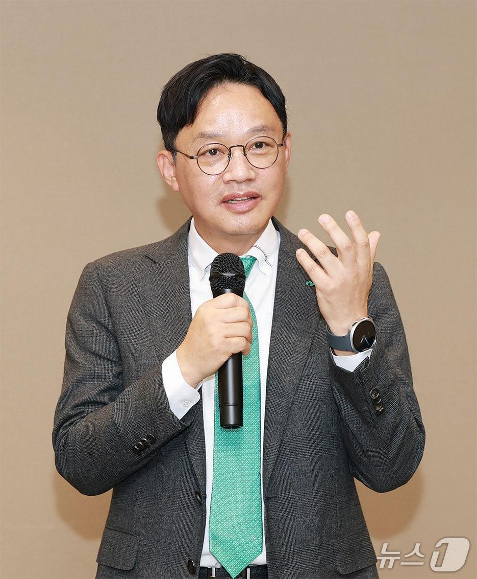 본문 이미지 - 취임 100일을 맞은 강정훈 iM뱅크 은행장이 인사말을 하고 있다.(iM뱅크 제공, 재판매 및 DB 금지)