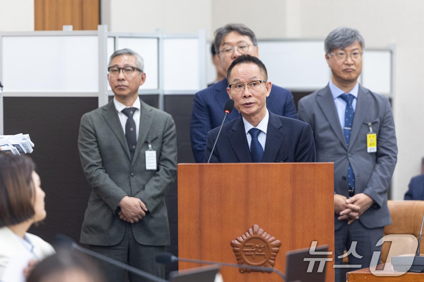 본문 이미지 - 윤석열 정권 정치검찰 조작기소 의혹 사건 진상규명 국정조사특별위원회 쌍방울 대북송금 조작기소 의혹 사건 청문회에서 증인으로 출석한 조경식 전 KH강원개발 부회장. 2026.4.14 ⓒ 뉴스1 이승배 기자