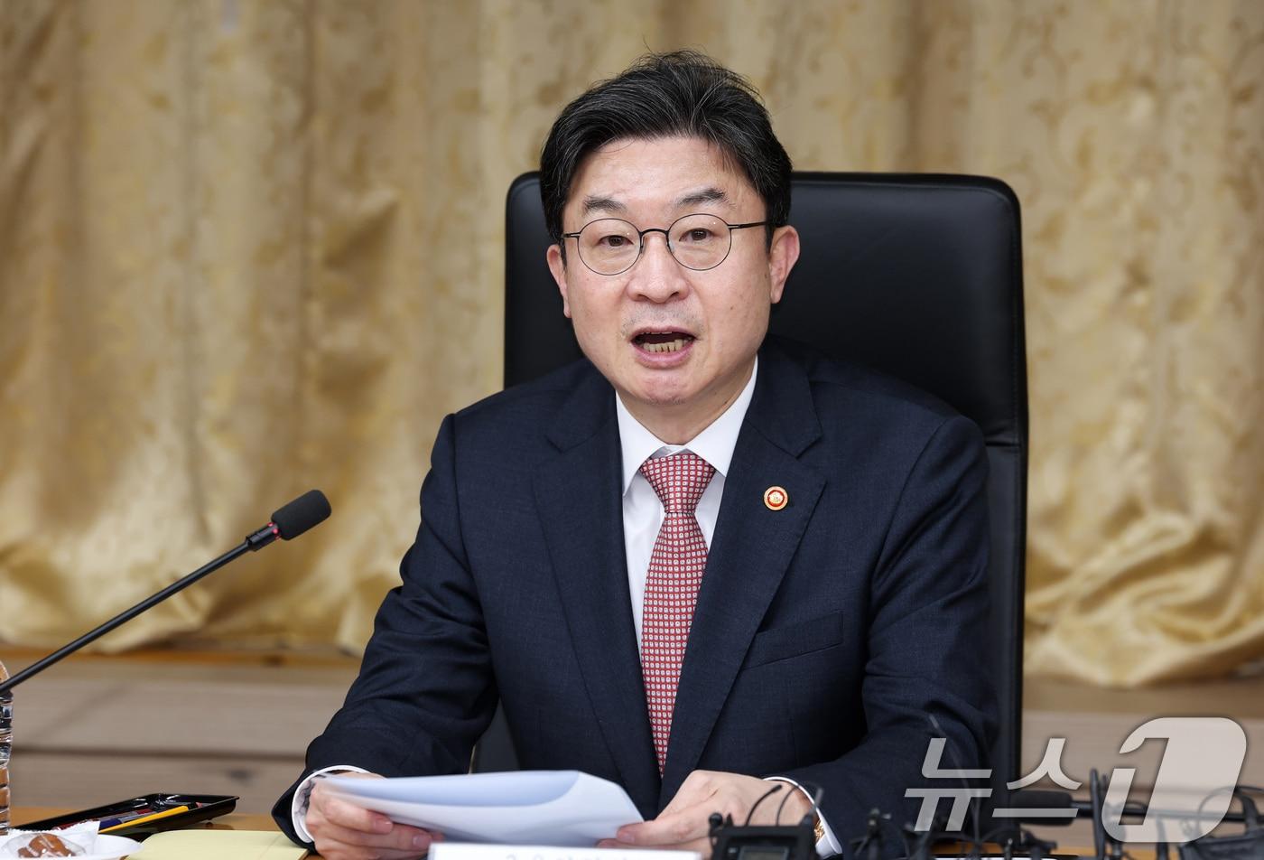 본문 이미지 - 이억원 금융위원장. 2026.4.14 ⓒ 뉴스1 임지훈 인턴기자