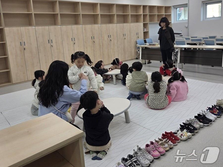 본문 이미지 - 가양도서관 어린이자료실 (옥천군 제공. 재판매 및 DB금지) 