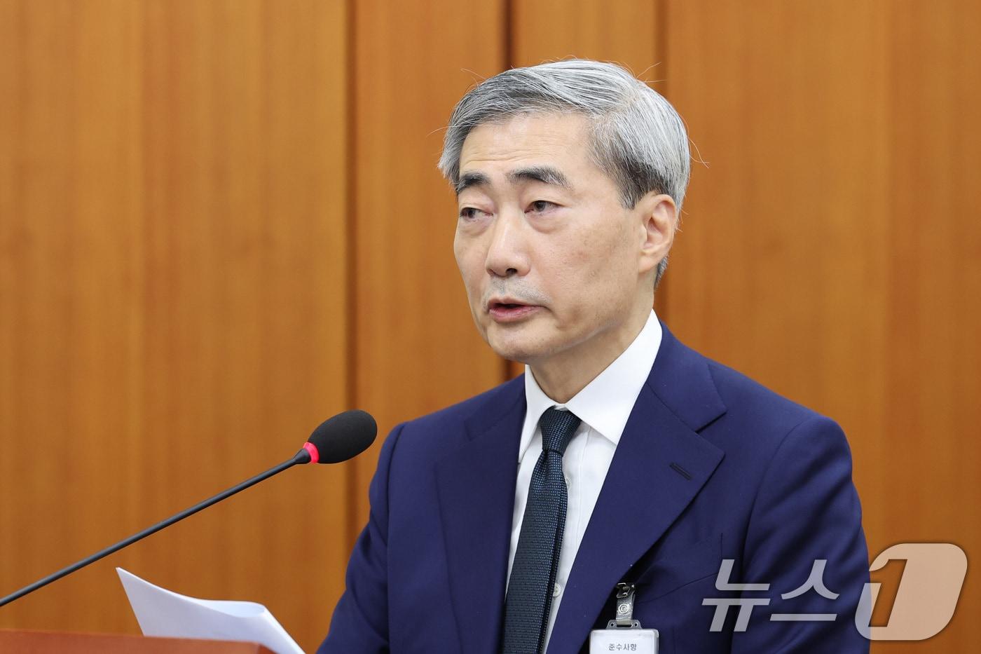 본문 이미지 - 신현송 한국은행 총재 후보자가 15일 서울 여의도 국회 재정경제기획위원회에서 열린 인사청문회에서 발언하고 있다. 2026.4.15 ⓒ 뉴스1 신웅수 기자