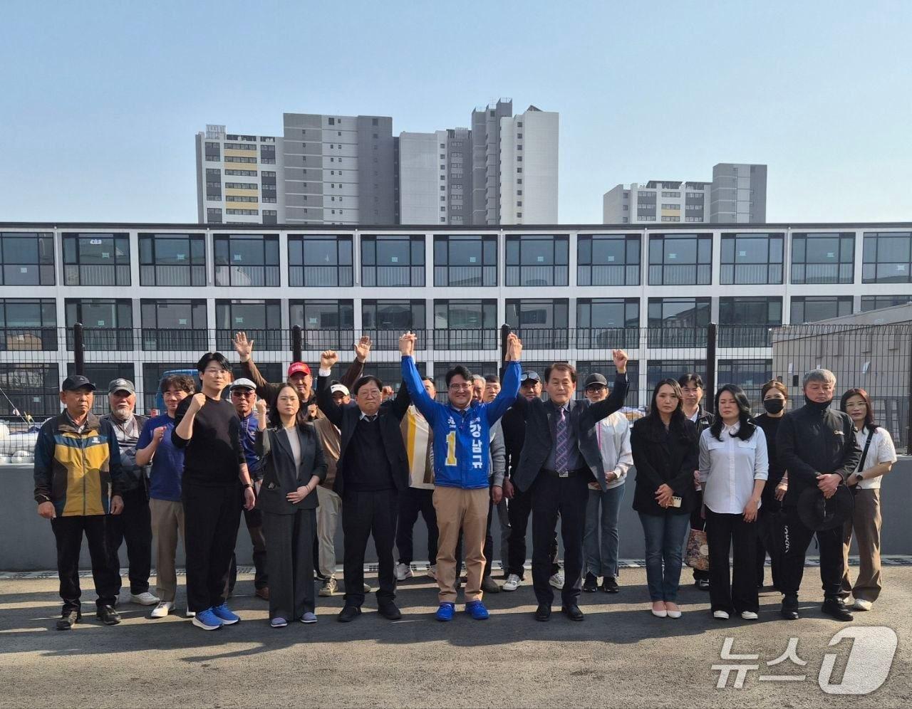 본문 이미지 - 원팀선언식(강남규 선거사무소 측 제공/뉴스1)