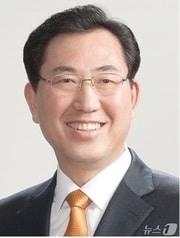 본문 이미지 - 나용찬 더불어민주당 괴산군수 예비후보/뉴스1
