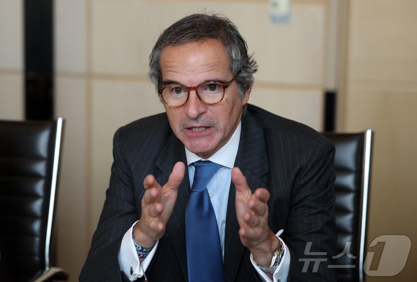 본문 이미지 - 라파엘 그로시 국제원자력기구(IAEA) 사무총장이 15일 서울 종로구 포시즌스호텔에서 기자단과 간담회를 하고 있다. (공동취재) 2026.4.15 ⓒ 뉴스1 박정호 기자