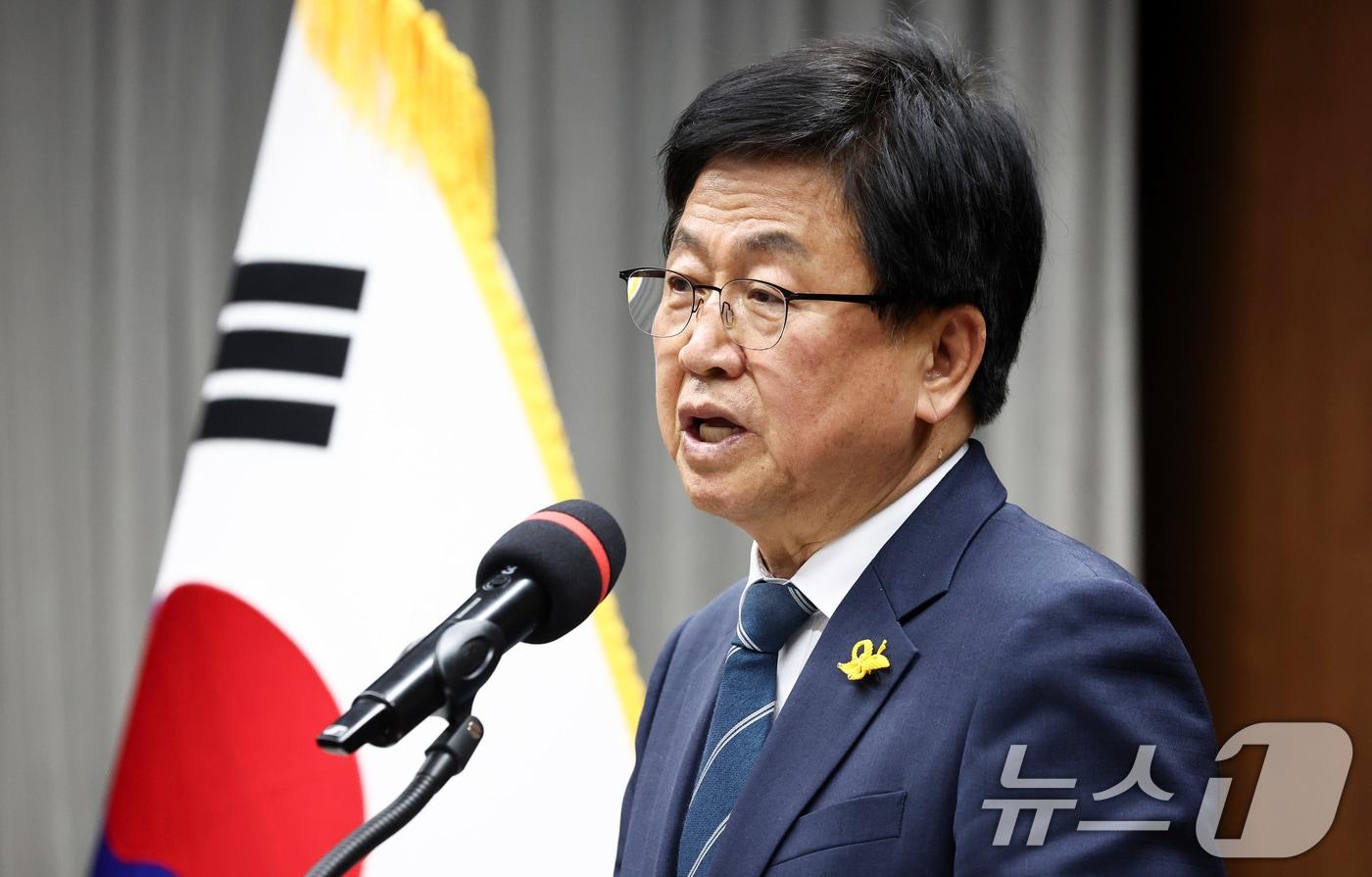 본문 이미지 - 최교진 교육부 장관. 2026.4.15 ⓒ 뉴스1 최지환 기자