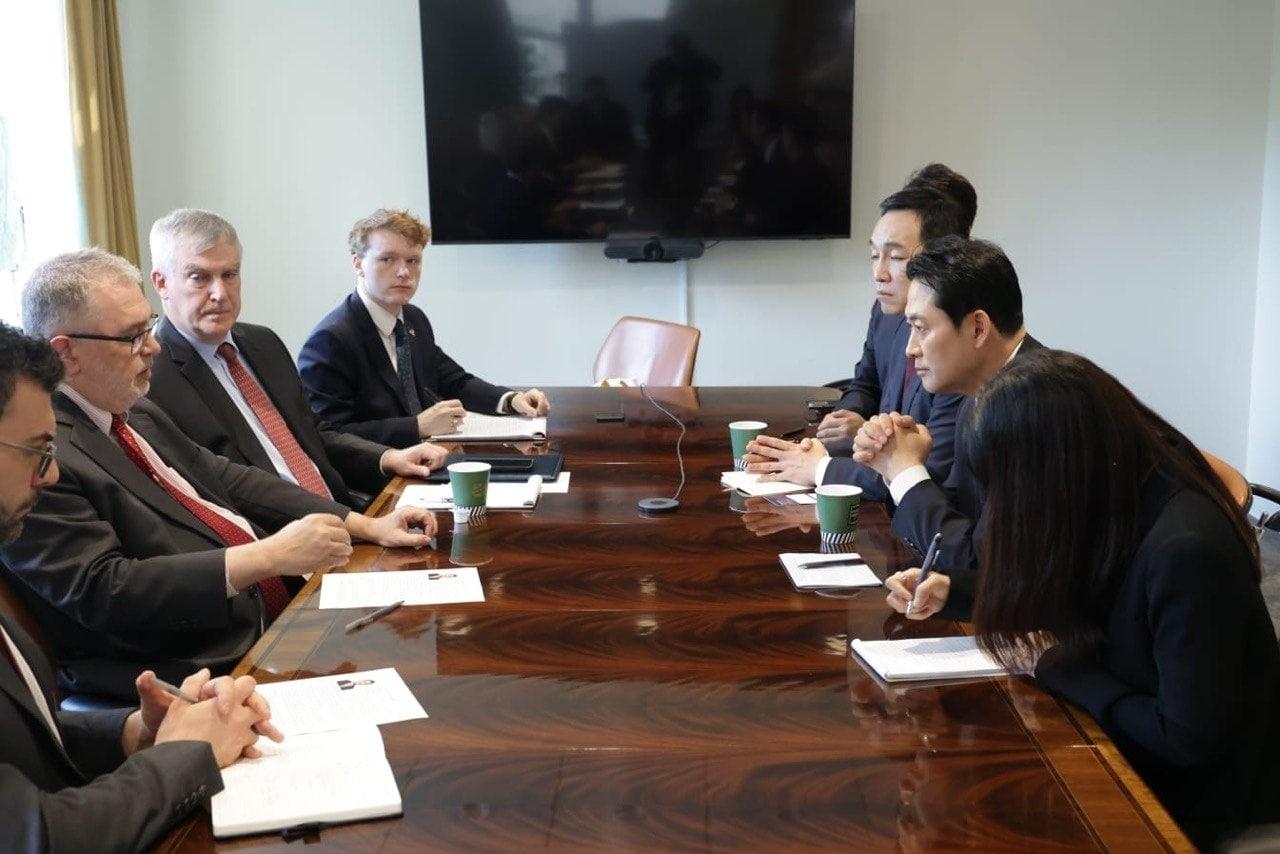 본문 이미지 - 5박 7일 일정으로 미국 워싱턴 DC를 방문 중인 장동혁 국민의힘 대표가  미국 정부 싱크탱크와 간담회를 가졌다. 